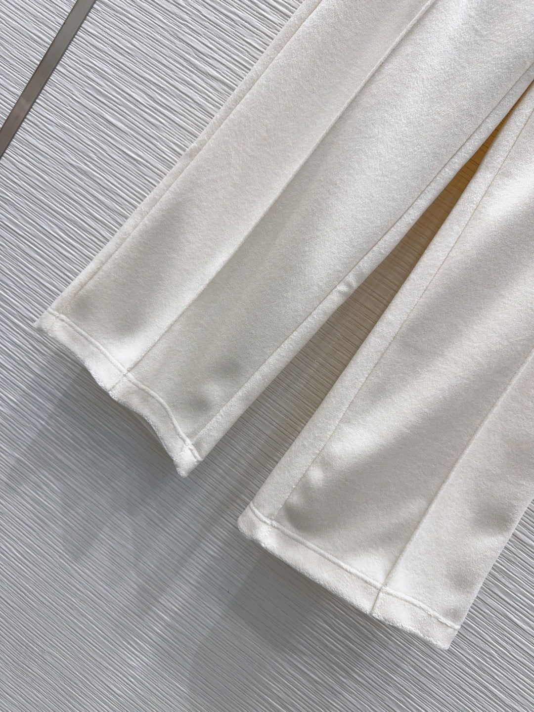 Lew 25fw new casual trousers