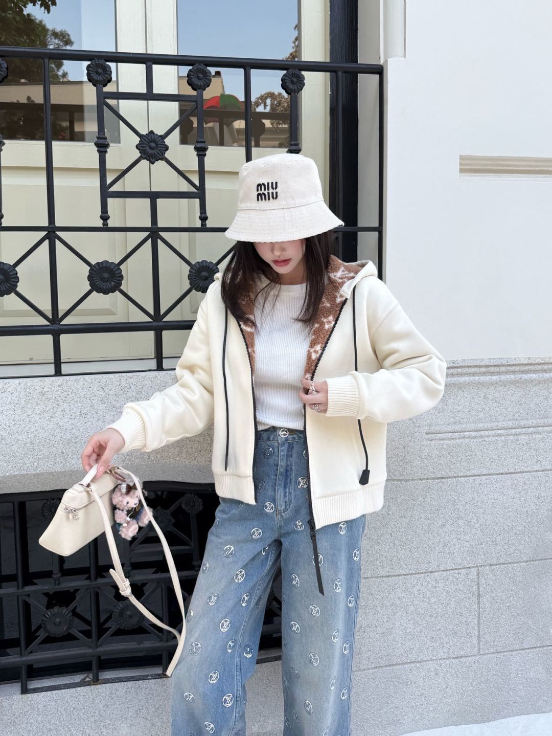 Loe 25fw comfortable lamb wool coat