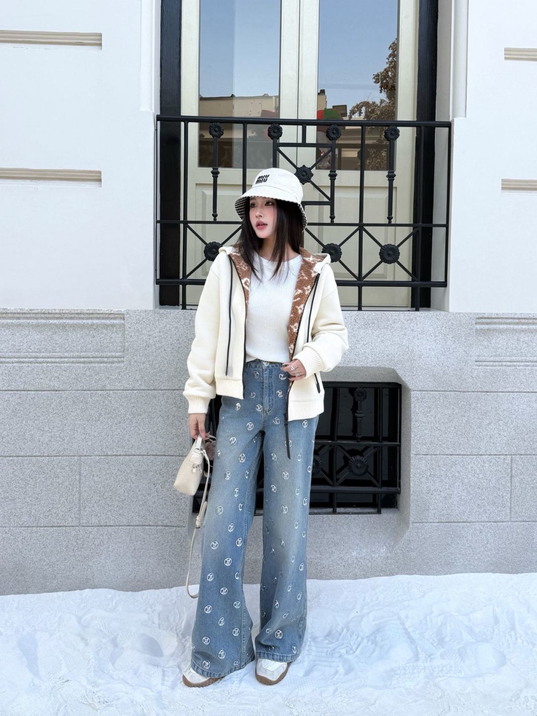 Loe 25fw comfortable lamb wool coat