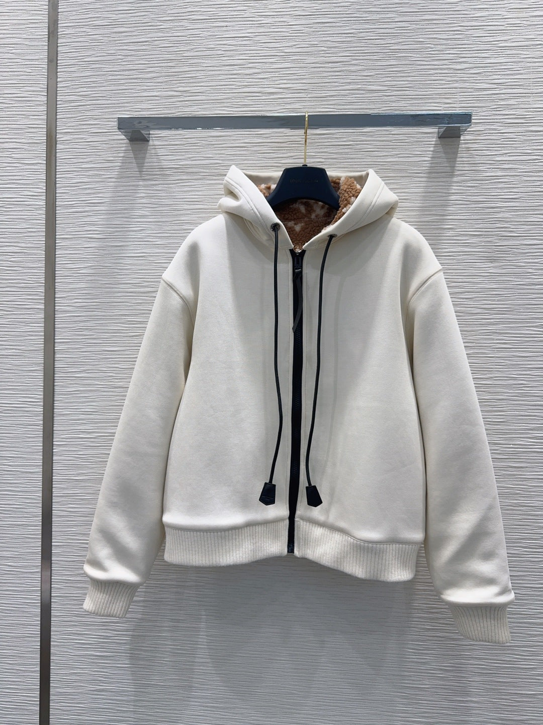 Loe 25fw comfortable lamb wool coat