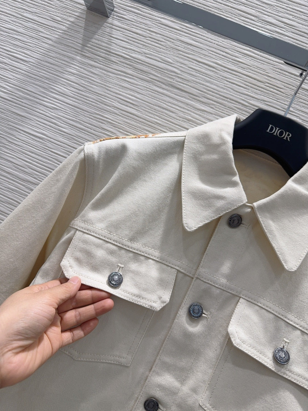 Cd 25fw retro and stylish coat