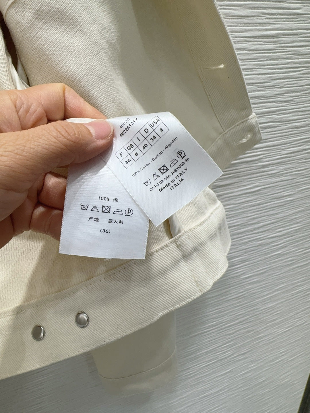 Cd 25fw retro and stylish coat